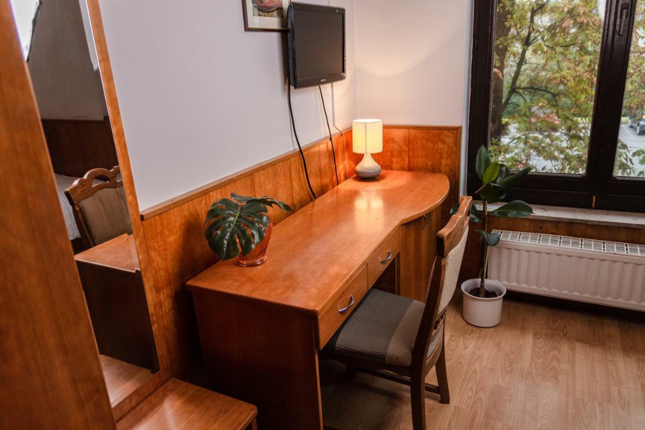 Guest House Park Zibert Любляна Экстерьер фото