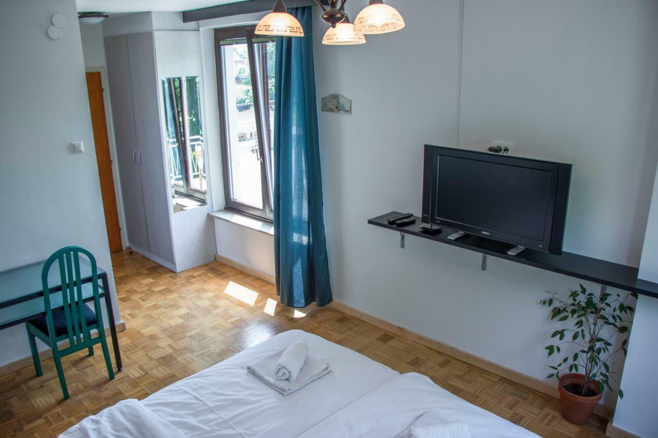 Guest House Park Zibert Любляна Экстерьер фото