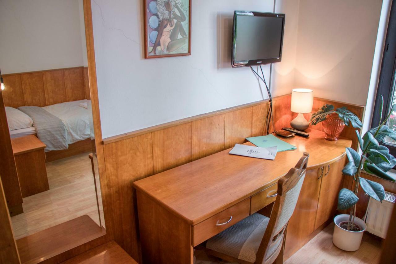 Guest House Park Zibert Любляна Экстерьер фото